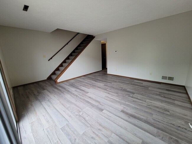 Foto del edificio - Near Med Center 2 Bedroom, 1.5 Bathroom Townhouse Available 8/5/26