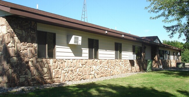 Oak Street Exterior - Oak Street