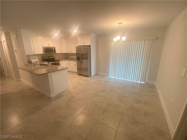 Building Photo - 810 Porter St E