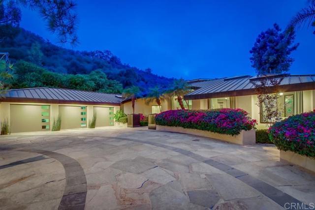 Building Photo - 1402 Rancho Serena