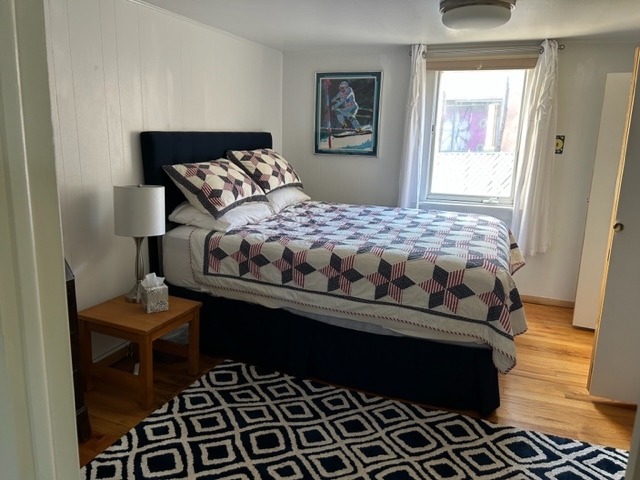 2nd bdrm - Queen bed - 1007 Lopez St