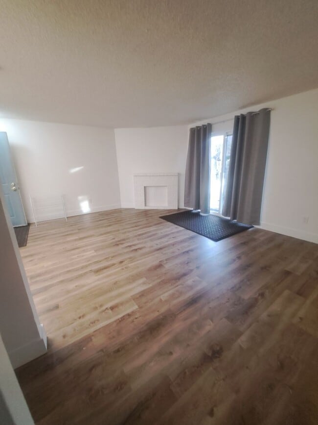 Building Photo - AR6290