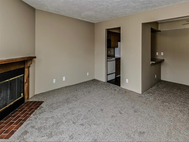 Building Photo - Fox Ridge Apartments