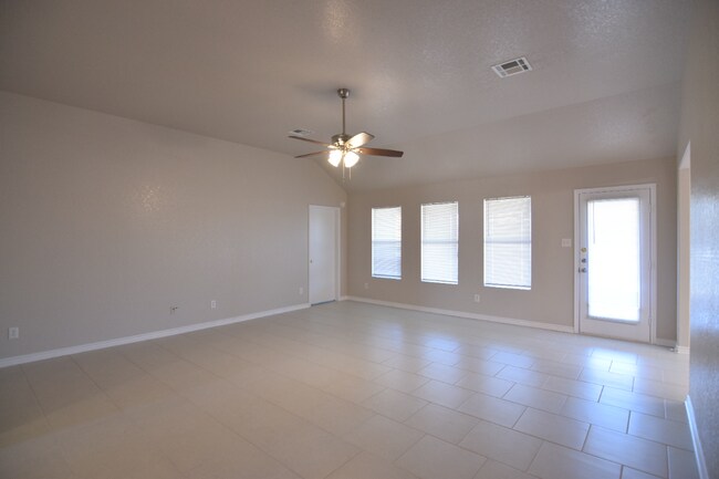 Foto del edificio - 1506 Prestige Loop