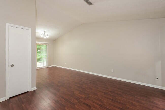 Foto del edificio - 5603 Rock Springs Rd