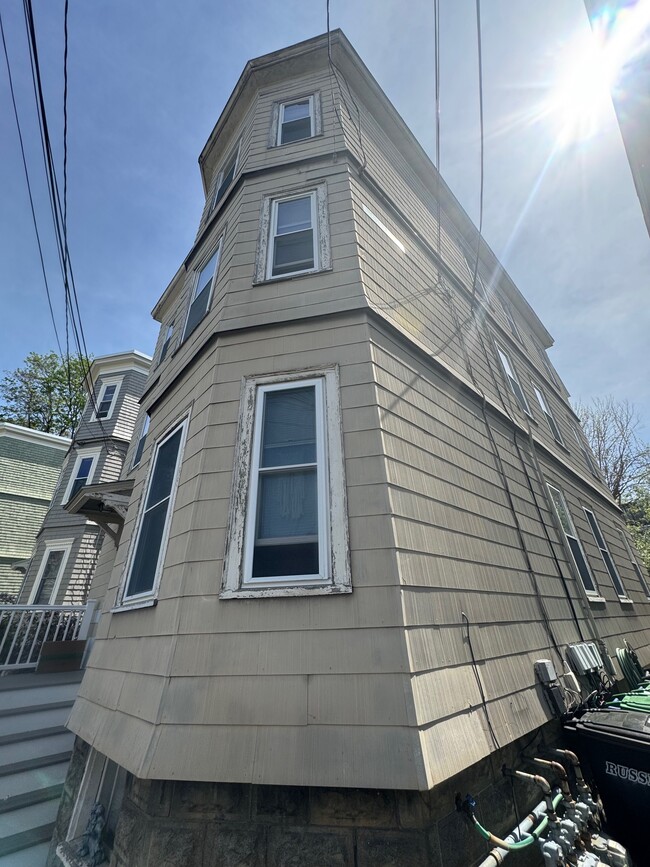 Building Photo - 11 Belmont Sq