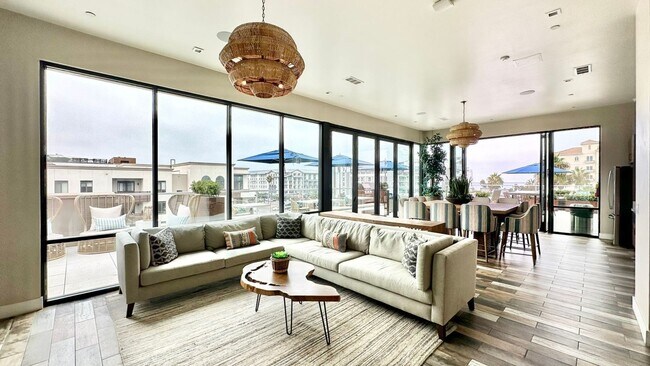 Foto del edificio - 355 N Cleveland St