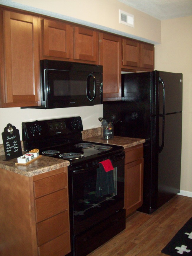 Kitchen - Southbrook Apartments