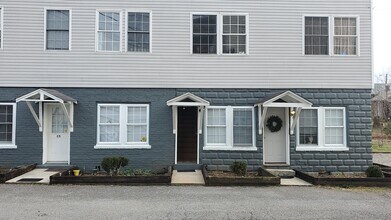 Building Photo - 470 Mink Pl