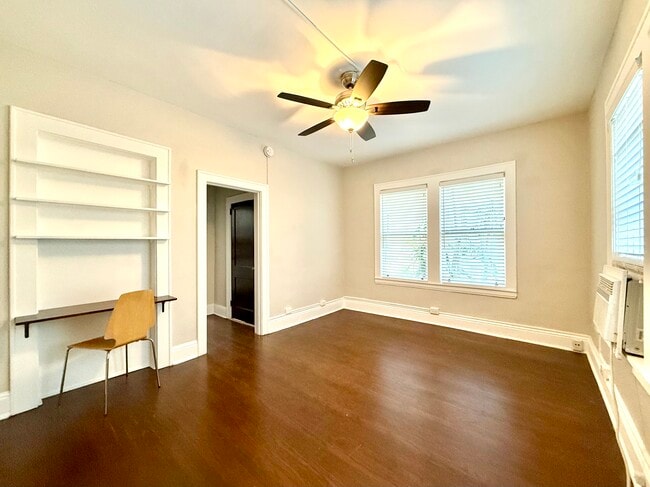 Building Photo - 126 Mendoza Ave