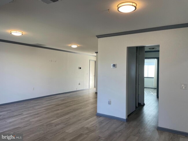 Foto del edificio - 3533 Fitzhugh Ln