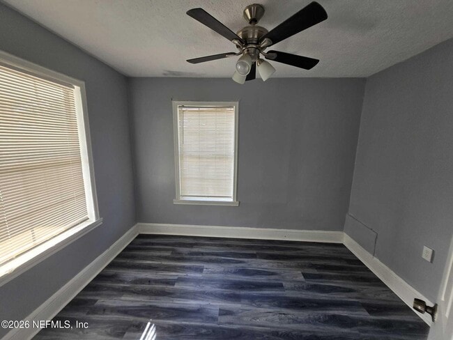 Foto del edificio - 1551 E 27th St