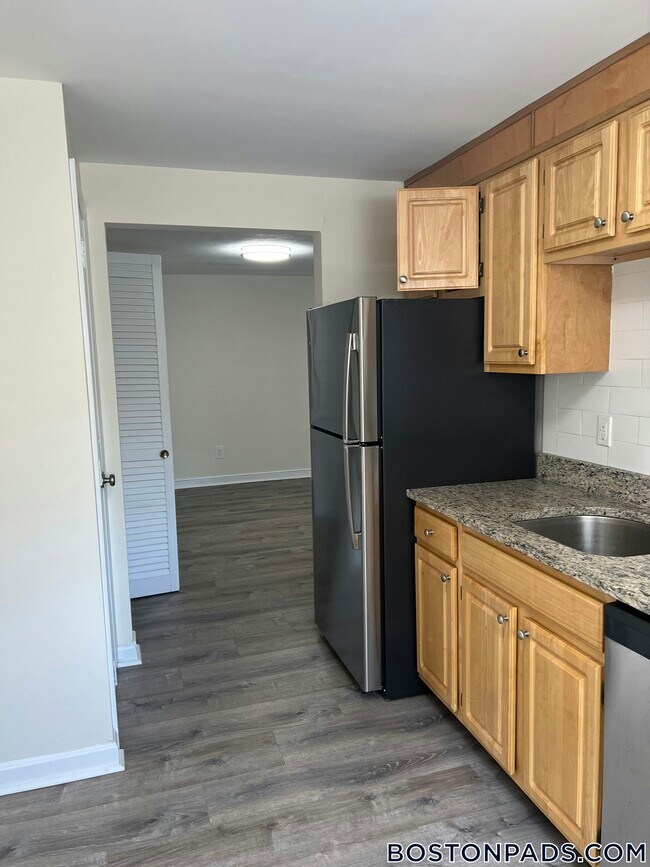 Foto del edificio - 10 Totman Dr