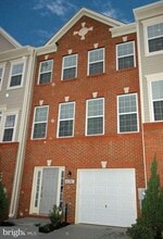 Building Photo - 6282 Newport Ct