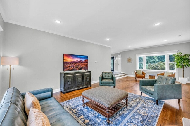 Building Photo - 115 Wexford Pl