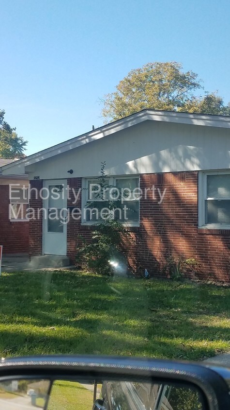 Primary Photo - 3252 West Mooresville Road, Indianapolis, IN