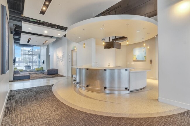 Foto del edificio - 150 E Robinson St