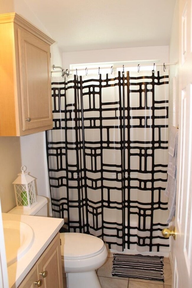 Building Photo - 55+ Community~ 2 Bed/2 Bath with Amazing Mountain Views for $1,595 a month!