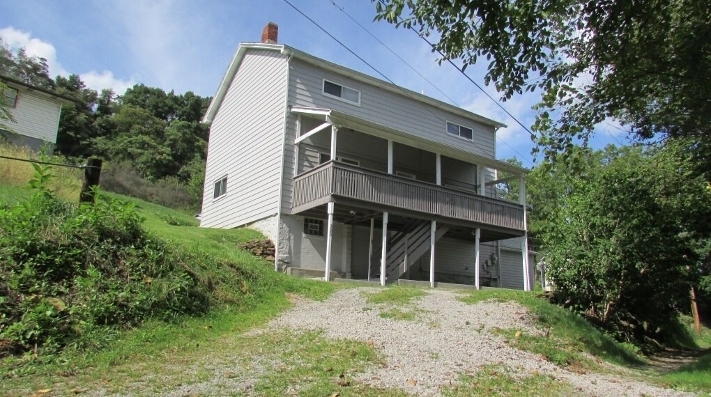Primary Photo - 123 Coal St
