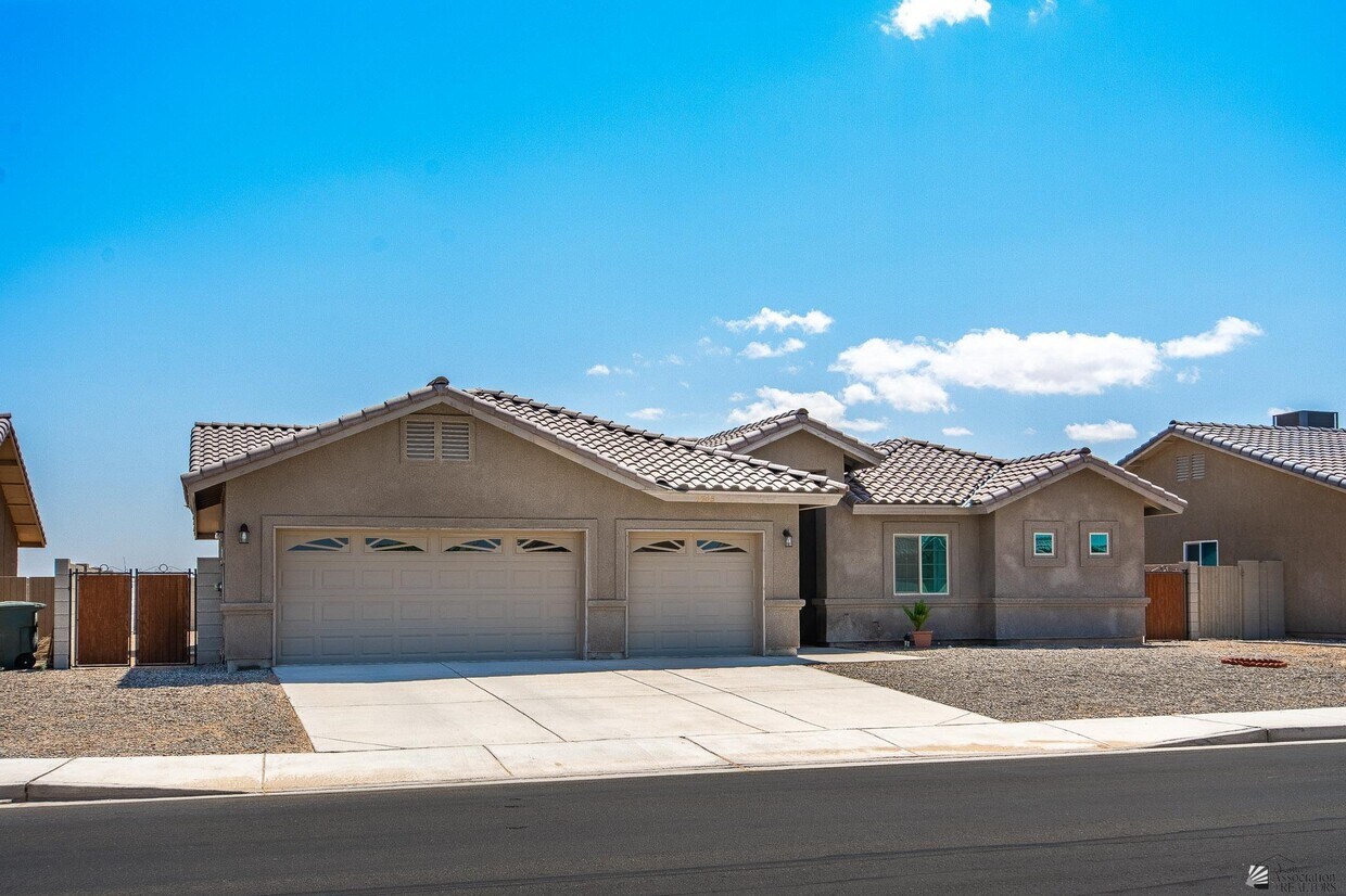 Foto principal - 7745 E 42nd Pl