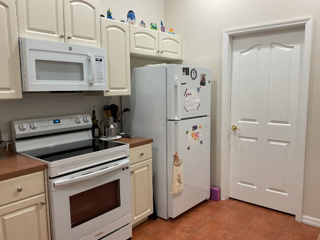 Building Photo - 2717 Tottenham Dr