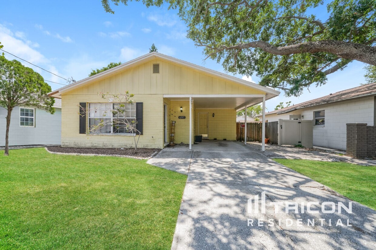 Primary Photo - 6207 Interbay Ave