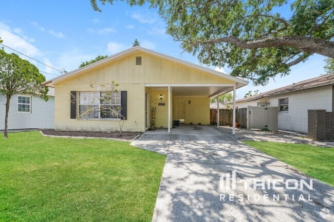 Building Photo - 6207 Interbay Ave