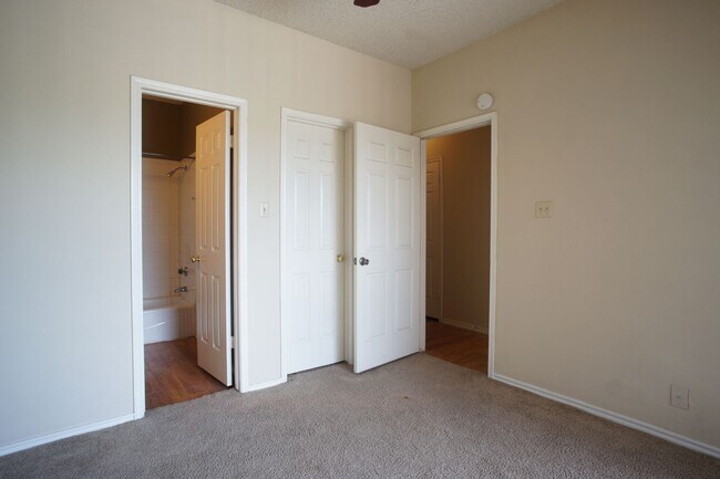 Foto del edificio - PRELEASE 8/15/2025 2 bed 2 bath