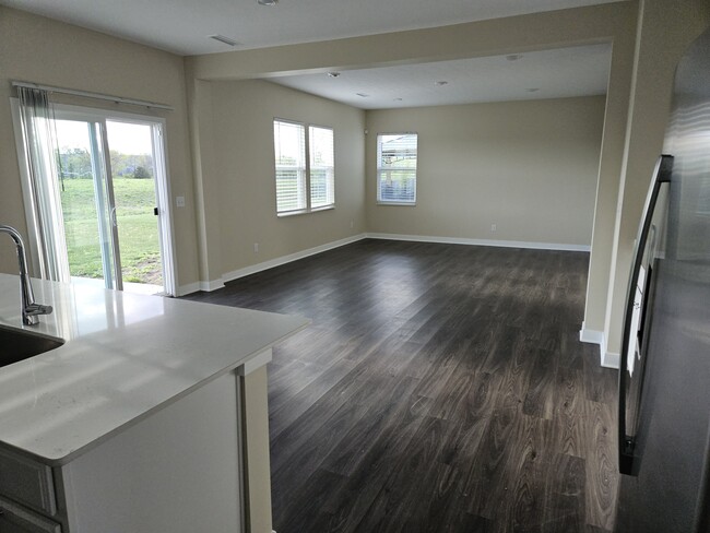 Building Photo - 2704 Grassy Br Dr