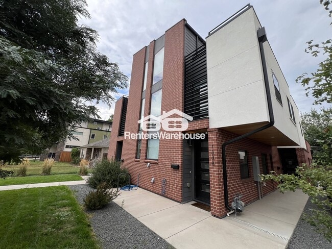 Building Photo - 1338 Perry St
