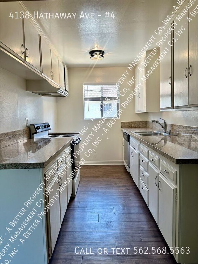 Primary Photo - UPPER REMODELED 3 BED/1.25 BATH w/New Gran...