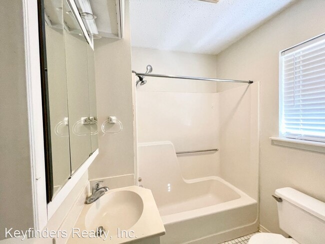Building Photo - 2 br, 1 bath House - 209 Westmoreland Dr.