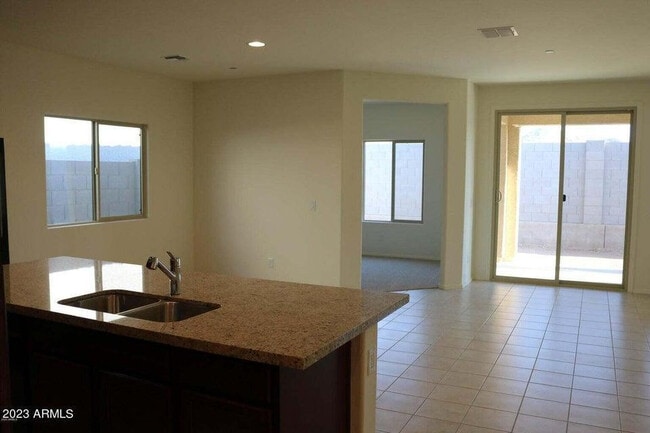 Building Photo - 21144 W Cypress St