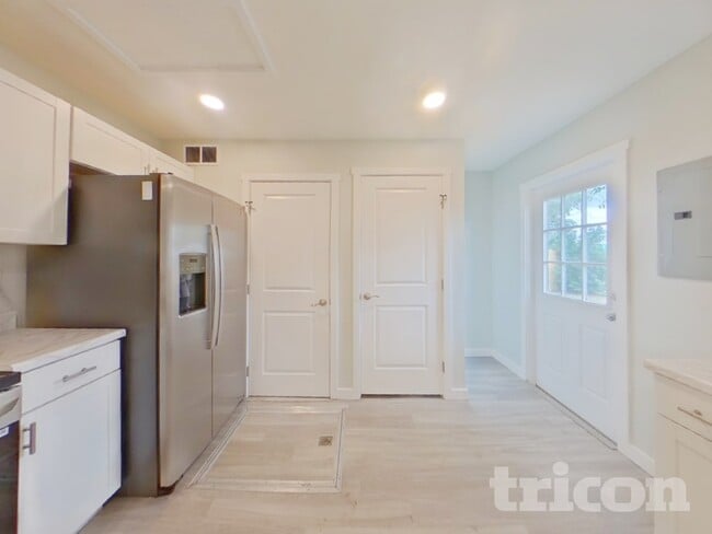 Foto del edificio - 1224 Norwood Ave