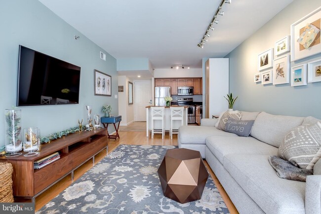 Photo - 1001 N Randolph St Apartment