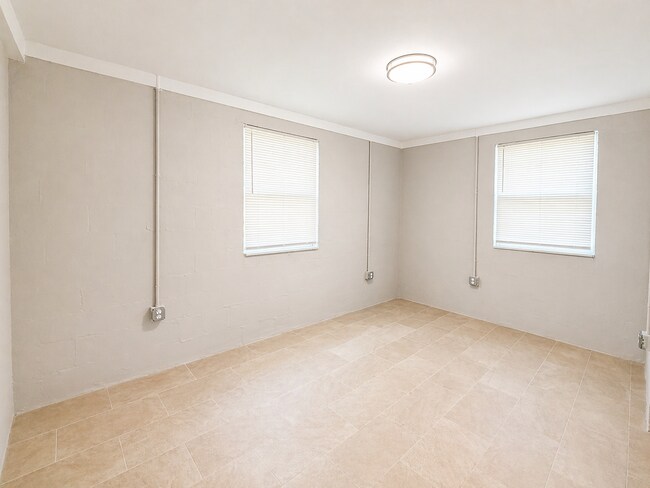 Foto del edificio - Modern Duplex Living Minutes from Downtown