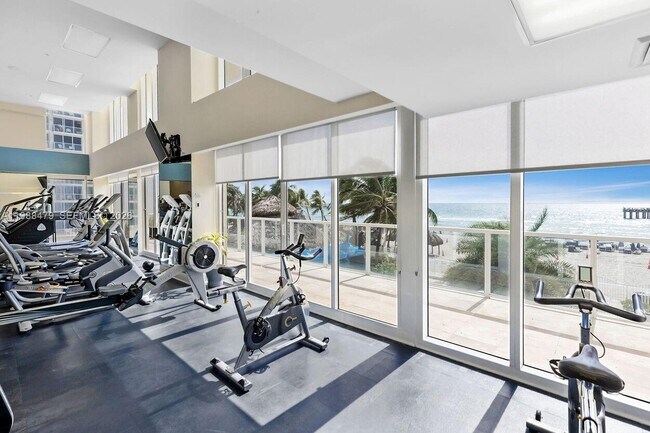 Foto del edificio - 16699 Collins Ave