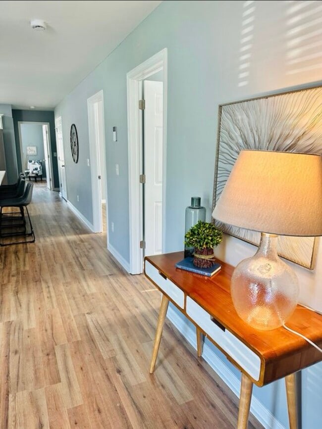Living space (furniture not included) - 4916 Mecca St