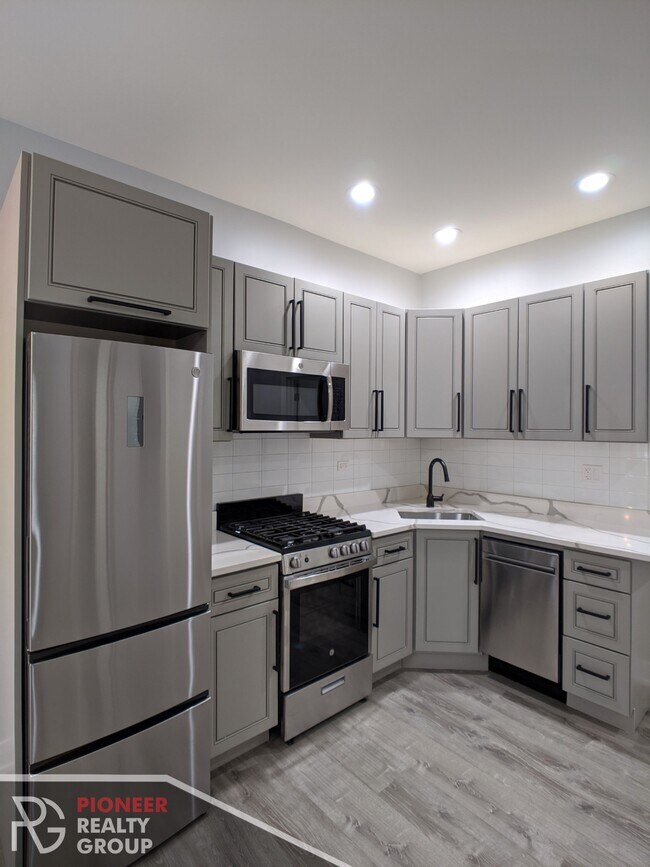 Foto del edificio - 1059 W Glenlake Ave