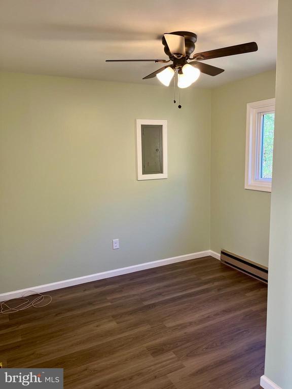 Building Photo - 261 Hill Climb Rd