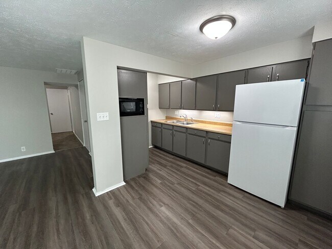 Building Photo - Your Private Oasis in Old Town Discover the "hidden gem" of The Melville.