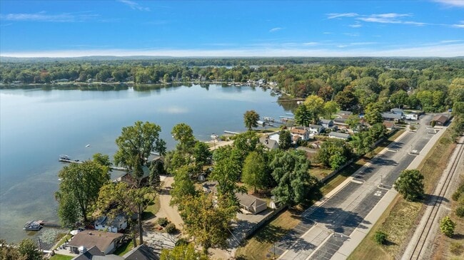 Building Photo - 5155 Girard Dr