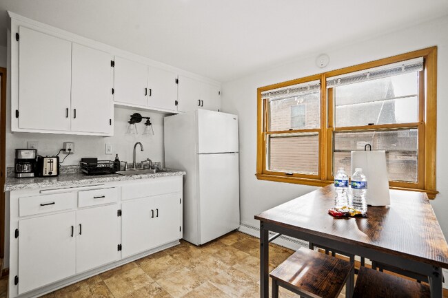 Foto del edificio - 415 S 86th St