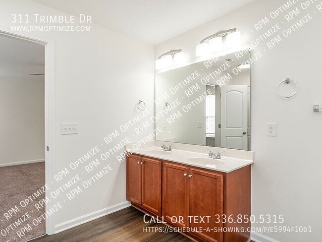 Foto del edificio - 311 Trimble Dr