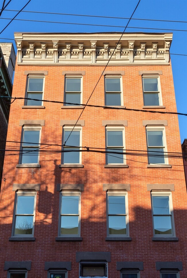 Building Photo - 244 2nd St