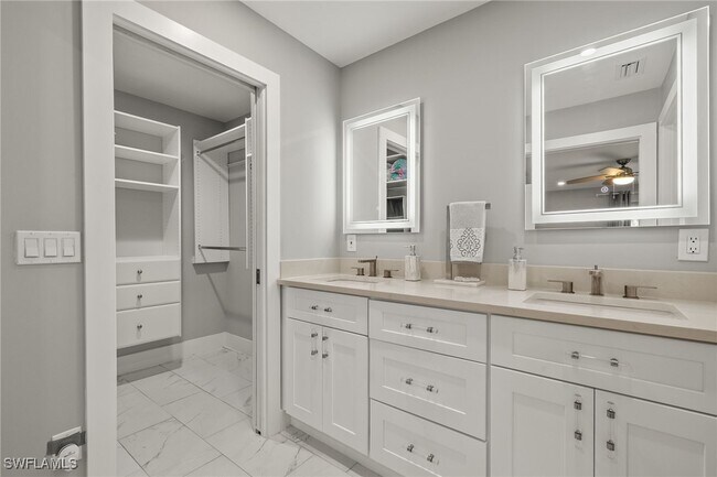 Foto del edificio - 248 Bay Meadows Dr