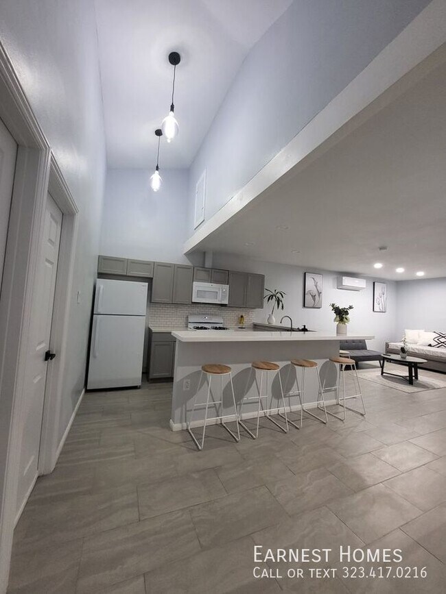 Foto del edificio - 8448 Calvin Ave Northridge, CA 91324