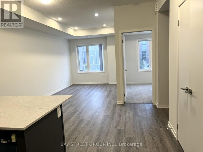 Building Photo - 130 Honeycrisp Cres