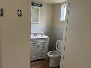 Building Photo - 216 E 108th St