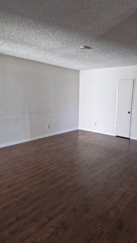 Building Photo - 1856 E 5th St